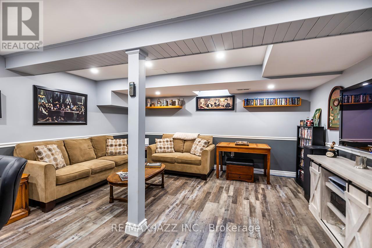 14 Goldpine Avenue, Clarington (Courtice), ON - Indoor