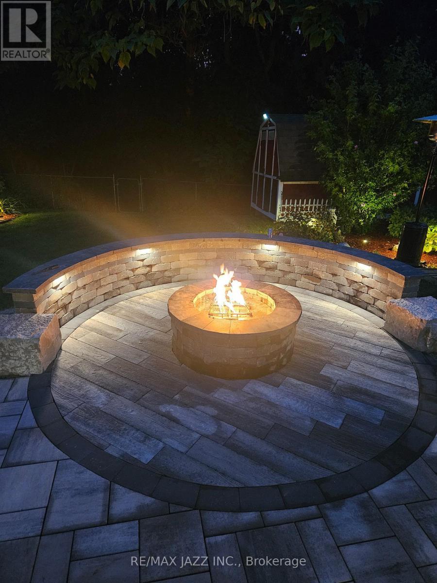 14 Goldpine Avenue, Clarington (Courtice), ON - Outdoor