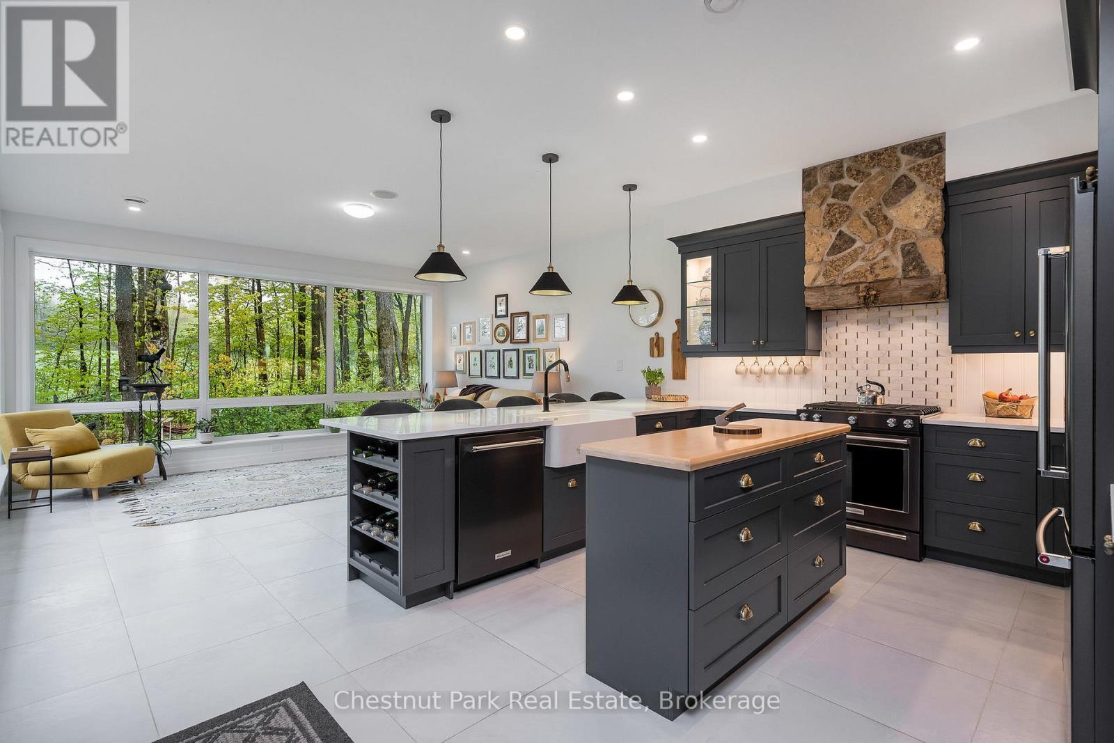 583724 Sideroad 60, Chatsworth, ON - Indoor Photo Showing Kitchen With Upgraded Kitchen