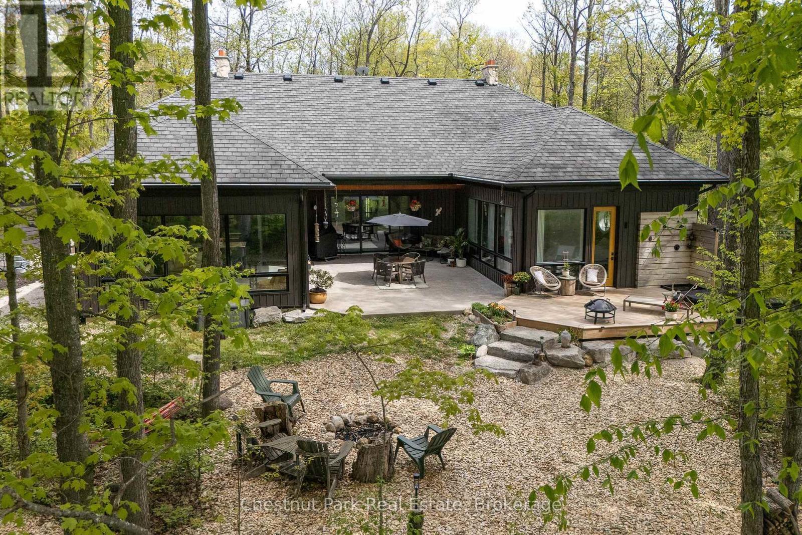 583724 Sideroad 60, Chatsworth, ON - Outdoor With Deck Patio Veranda