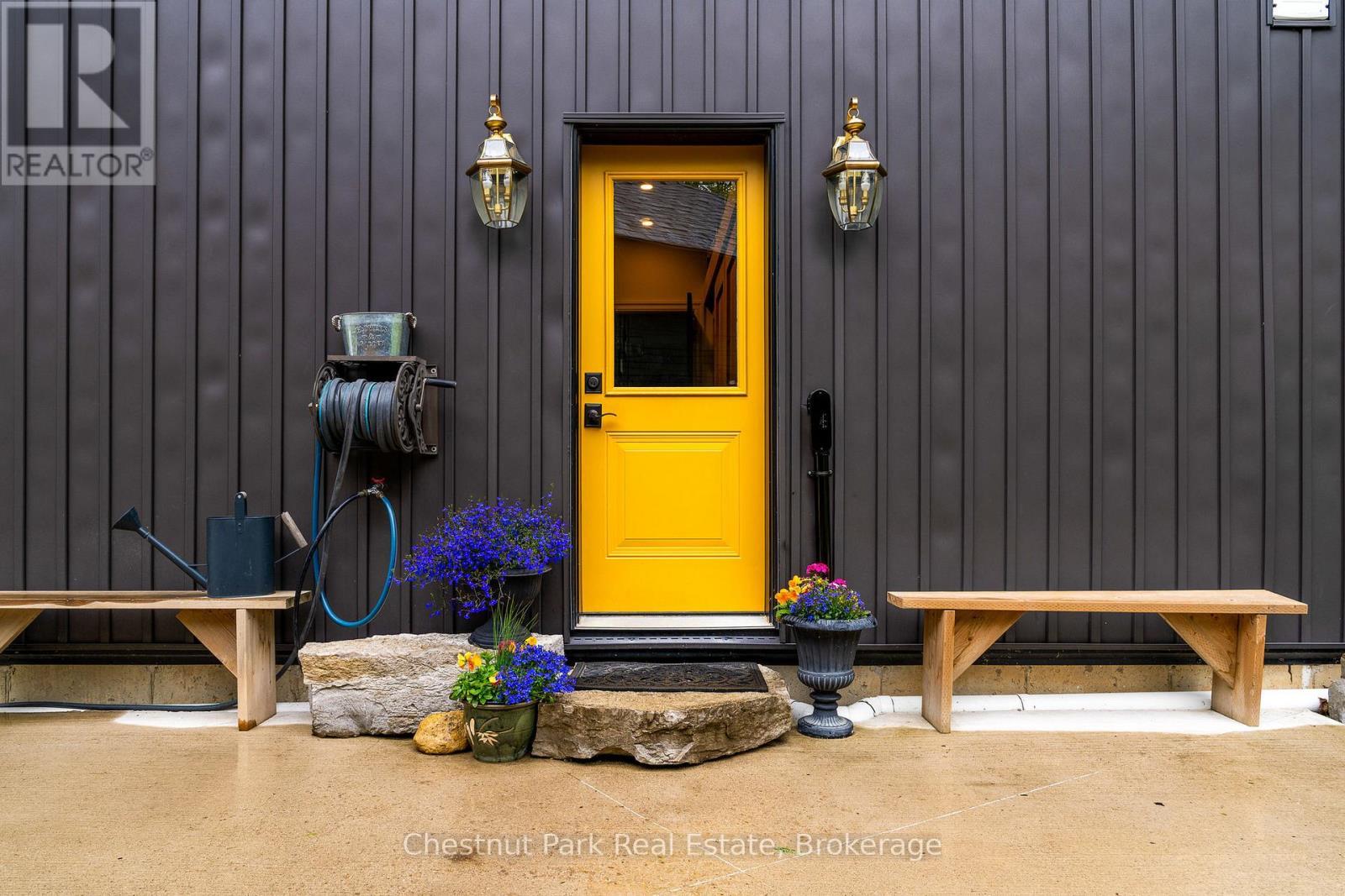 583724 Sideroad 60, Chatsworth, ON - Outdoor With Exterior