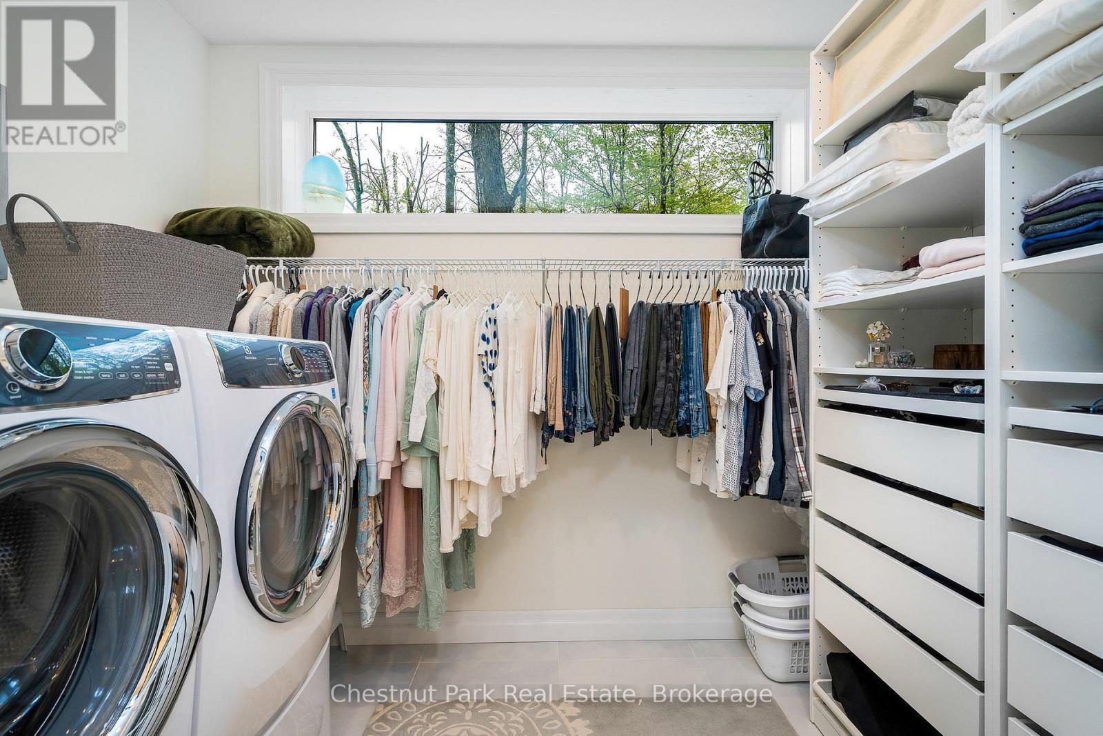 583724 Sideroad 60, Chatsworth, ON - Indoor Photo Showing Laundry Room