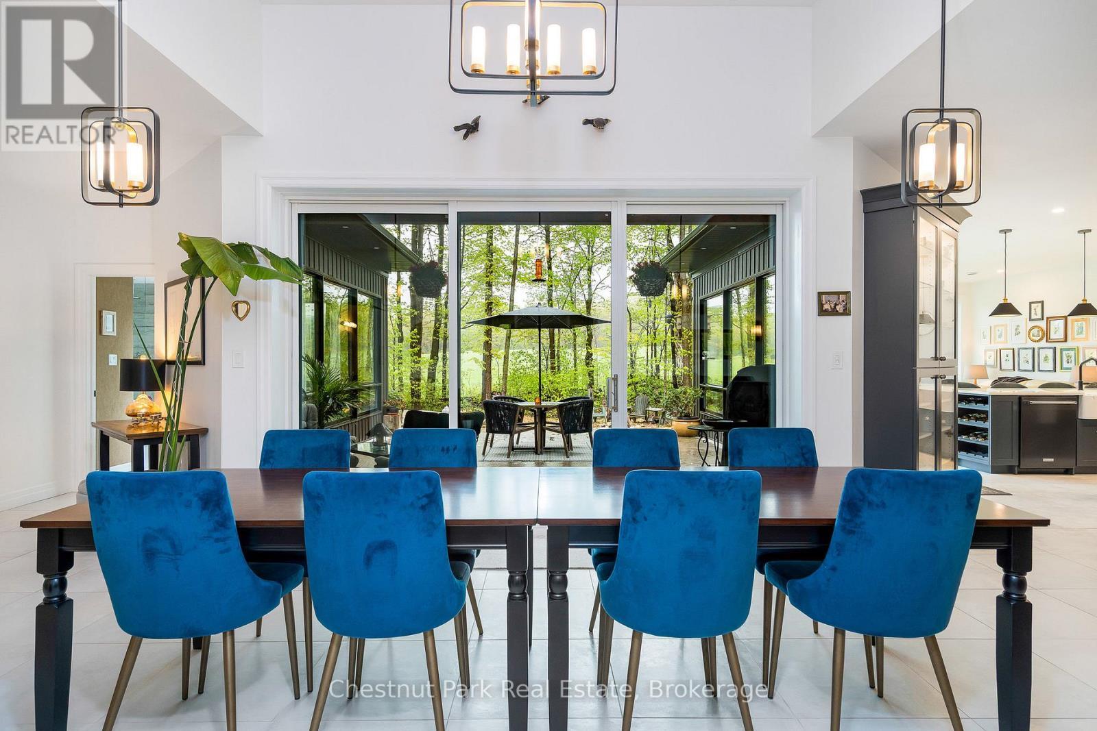583724 Sideroad 60, Chatsworth, ON - Indoor Photo Showing Dining Room