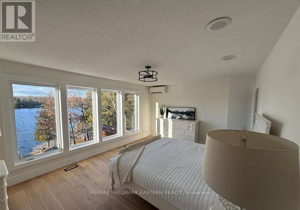 326 Indian Point Road, Kawartha Lakes (Bexley), ON - Indoor Photo Showing Bedroom