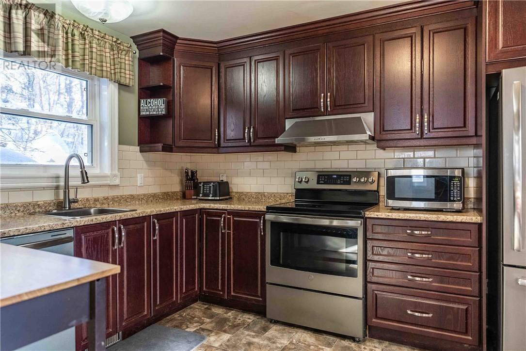 1168 West Bay, Capreol, ON - Indoor Photo Showing Kitchen