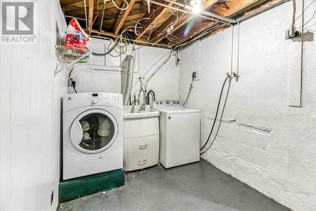 154 Charette Avenue, Chelmsford, ON - Indoor Photo Showing Laundry Room