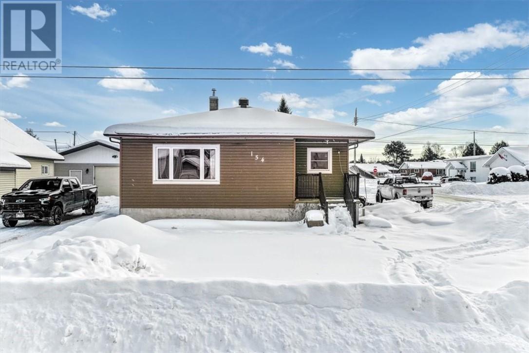 154 Charette Avenue, Chelmsford, ON - Outdoor