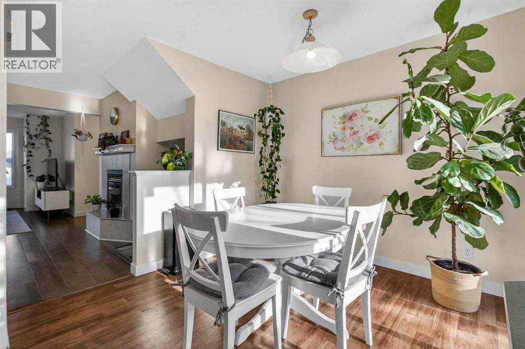 41 Sandarac Villas Nw, Calgary, AB - Indoor Photo Showing Dining Room