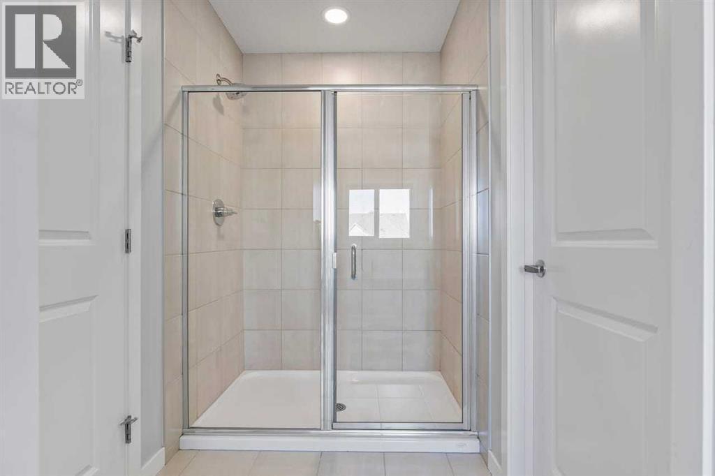 184 Masters Rise Se, Calgary, AB - Indoor Photo Showing Bathroom