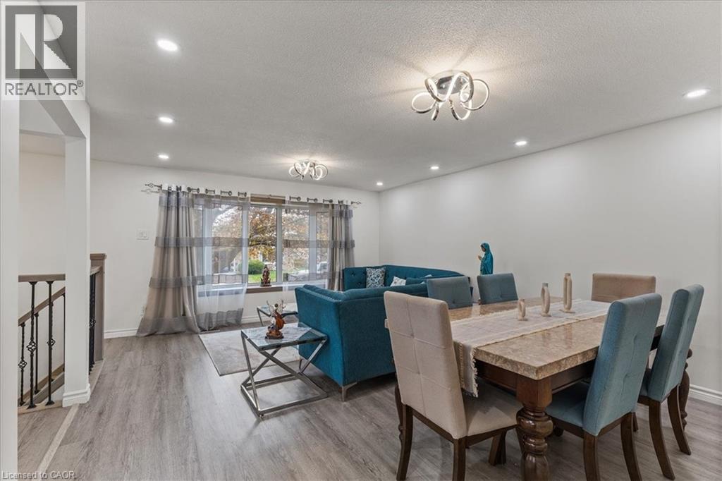 157 Pinedale Drive, Kitchener, ON - Indoor Photo Showing Dining Room