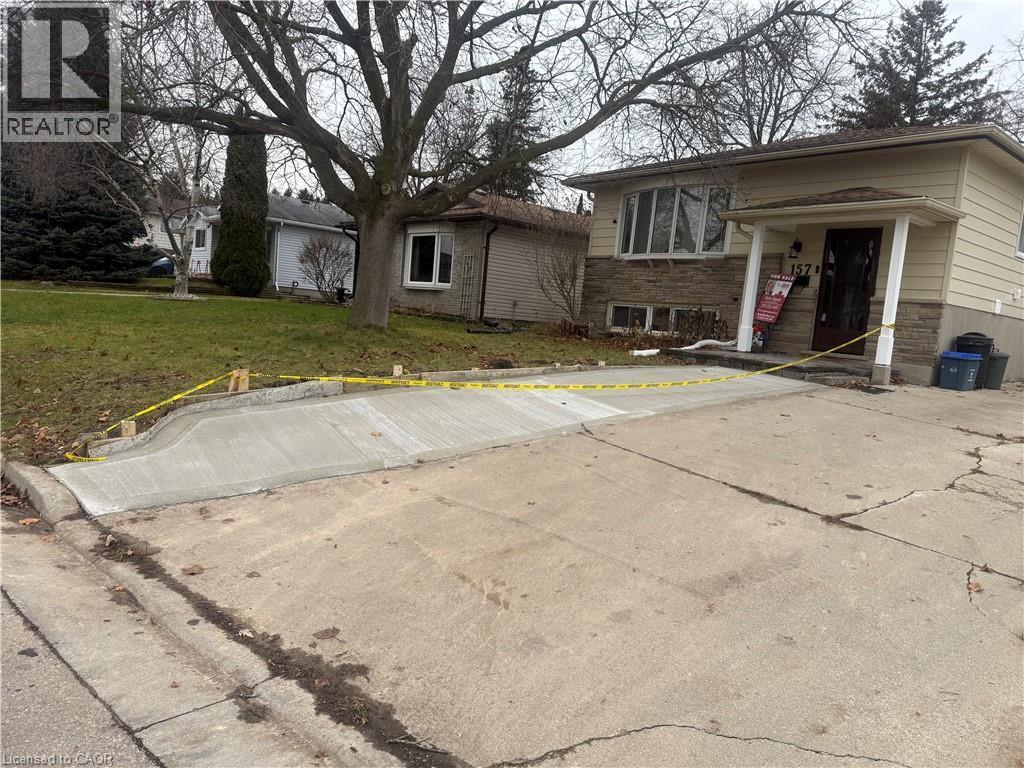 157 Pinedale Drive, Kitchener, ON - Outdoor