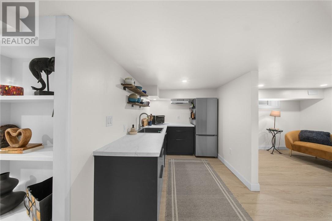 10 Diorite Street, Copper Cliff, ON - Indoor