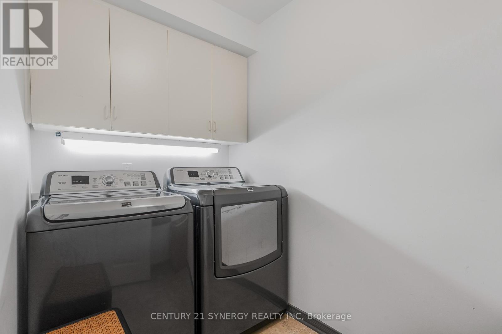 Main Floor Laundry Room - 16 - 32 Innesbrook Court, Ottawa, ON - Indoor Photo Showing Laundry Room