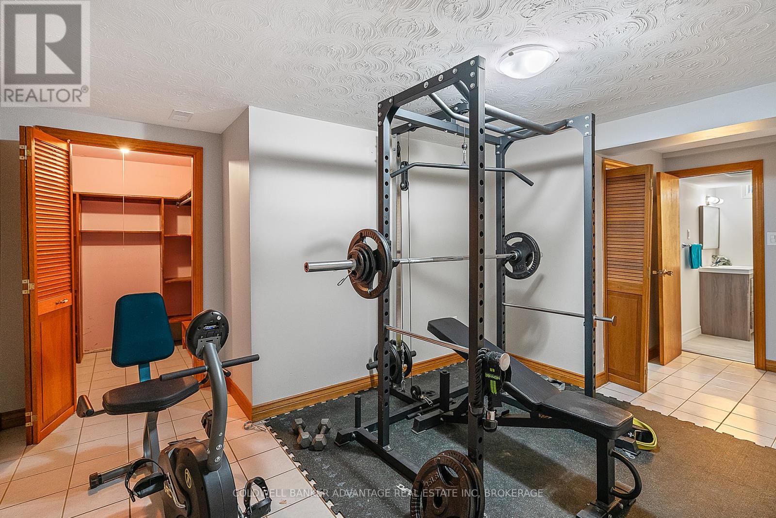 6808 Corwin Crescent, Niagara Falls (Dorchester), ON - Indoor Photo Showing Gym Room