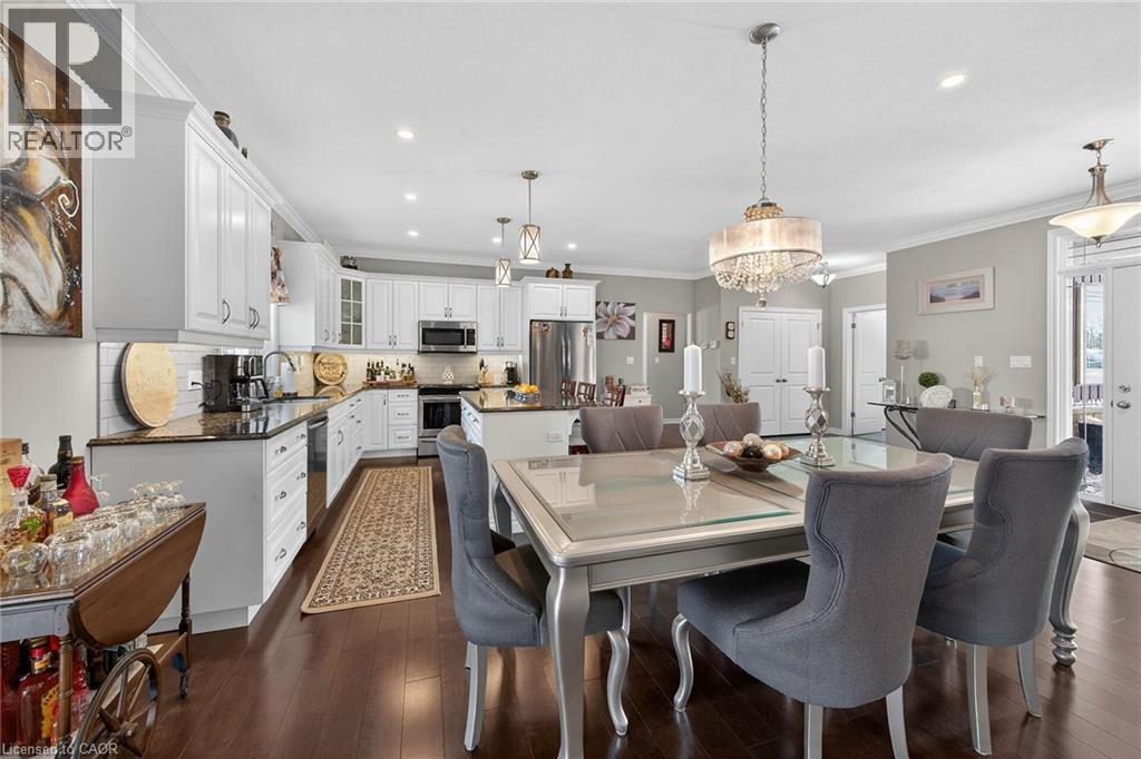 49 Postma Drive, Dunnville, ON - Indoor Photo Showing Dining Room