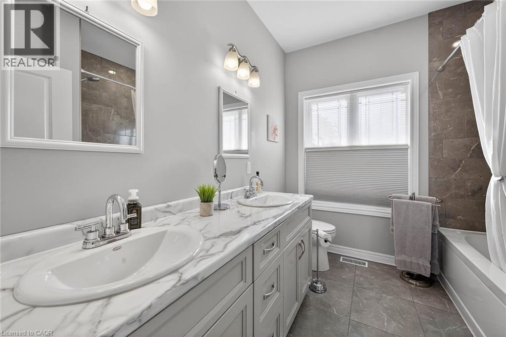 49 Postma Drive, Dunnville, ON - Indoor Photo Showing Bathroom