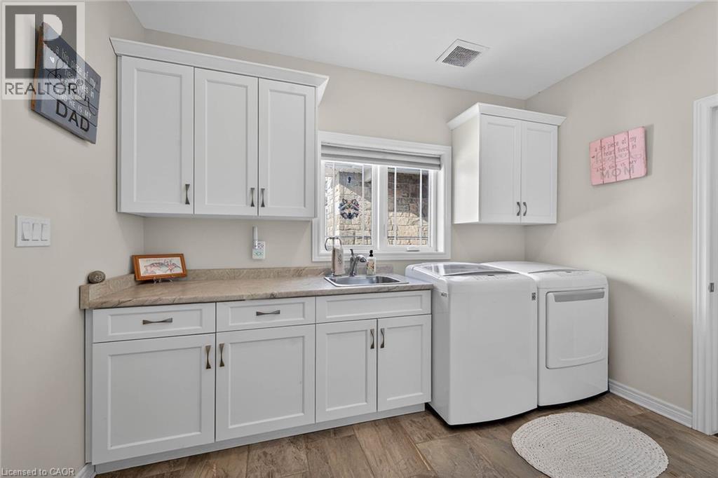 49 Postma Drive, Dunnville, ON - Indoor Photo Showing Laundry Room