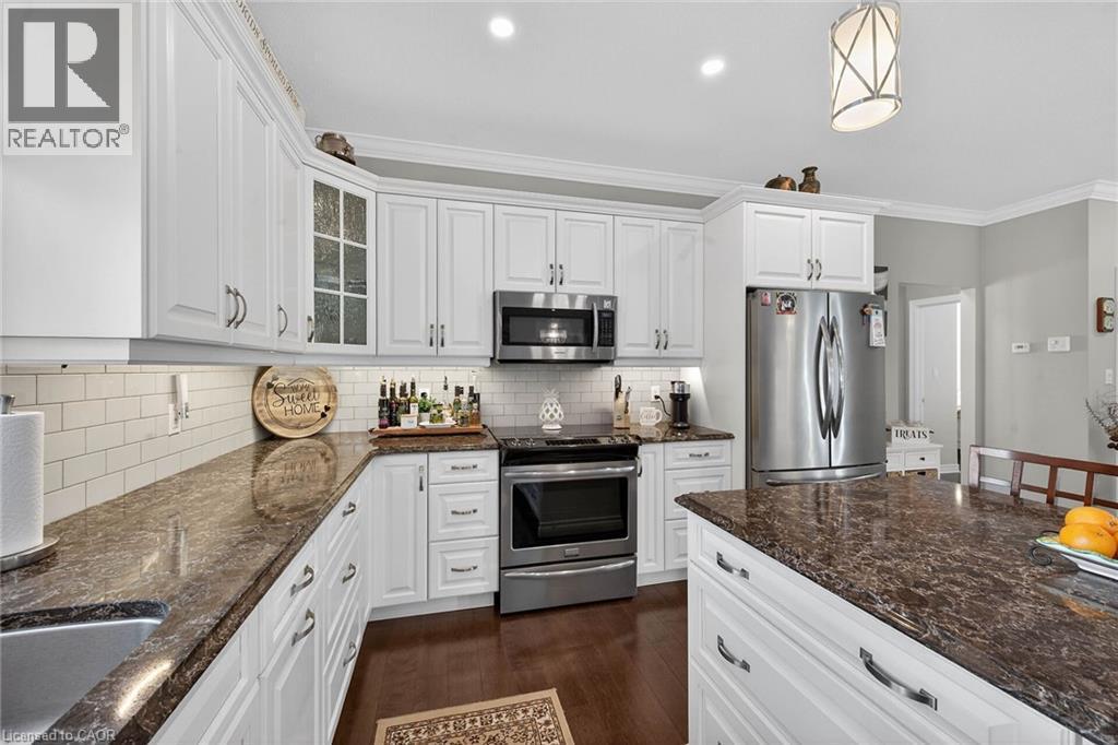 49 Postma Drive, Dunnville, ON - Indoor Photo Showing Kitchen With Upgraded Kitchen