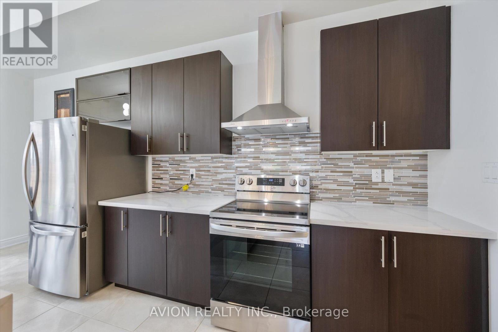 2417 Edward Leaver Trail, Oakville, ON - Indoor Photo Showing Kitchen With Upgraded Kitchen