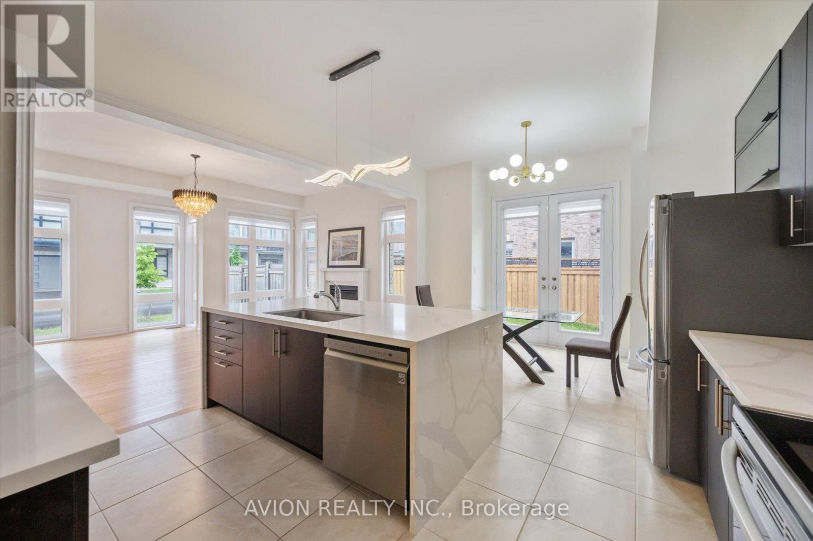 2417 Edward Leaver Trail, Oakville, ON - Indoor Photo Showing Kitchen With Upgraded Kitchen