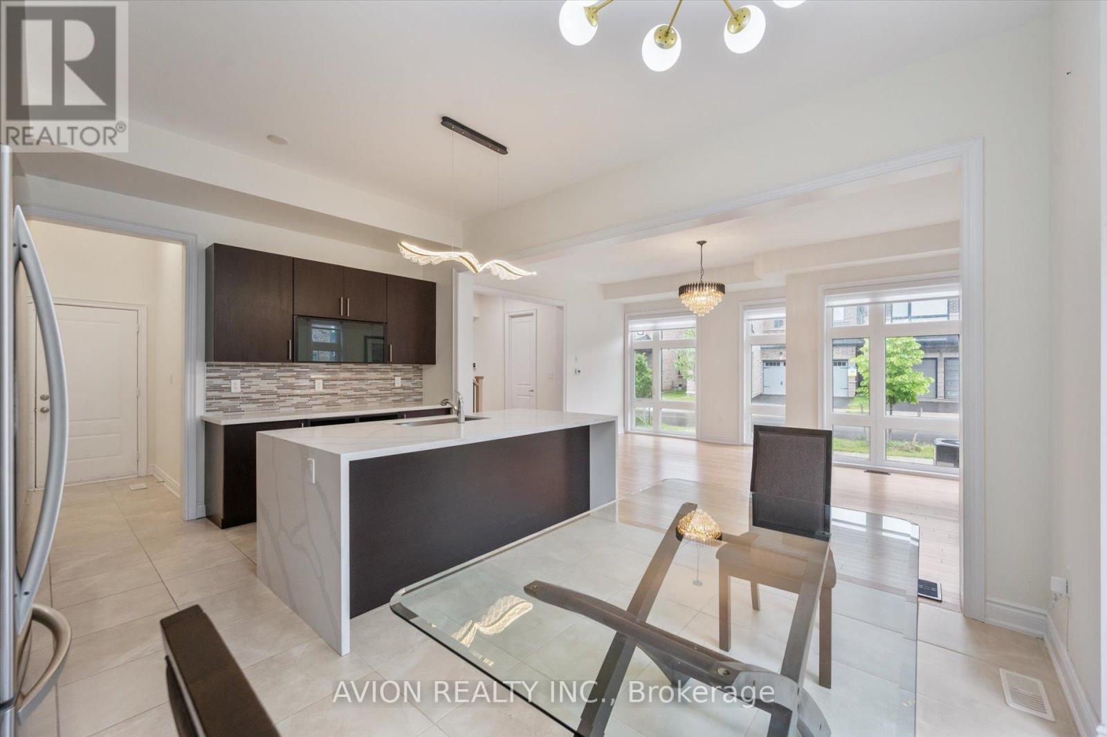 2417 Edward Leaver Trail, Oakville, ON - Indoor Photo Showing Kitchen