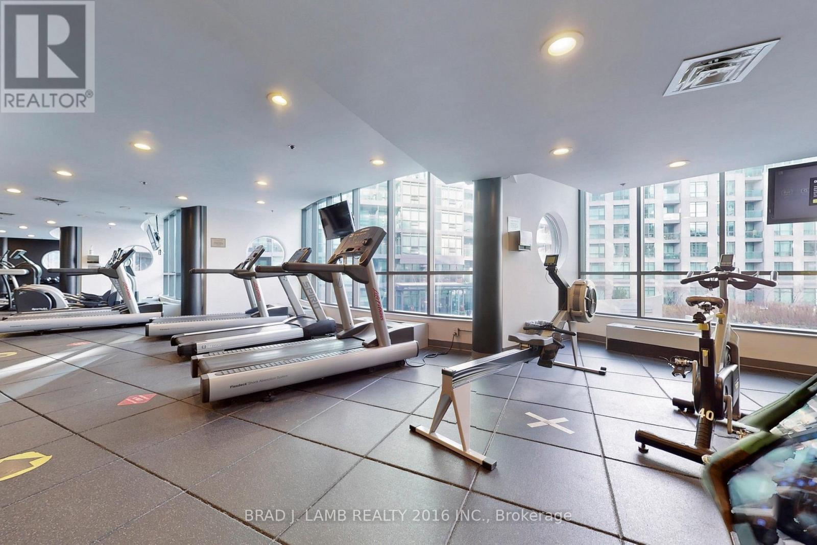 1611 - 231 Fort York Boulevard, Toronto, ON - Indoor Photo Showing Gym Room