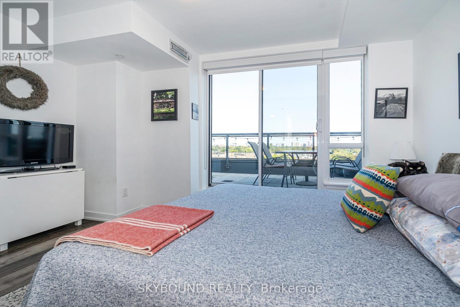 # 805 - 630 Greenwood Avenue, Toronto, ON - Indoor