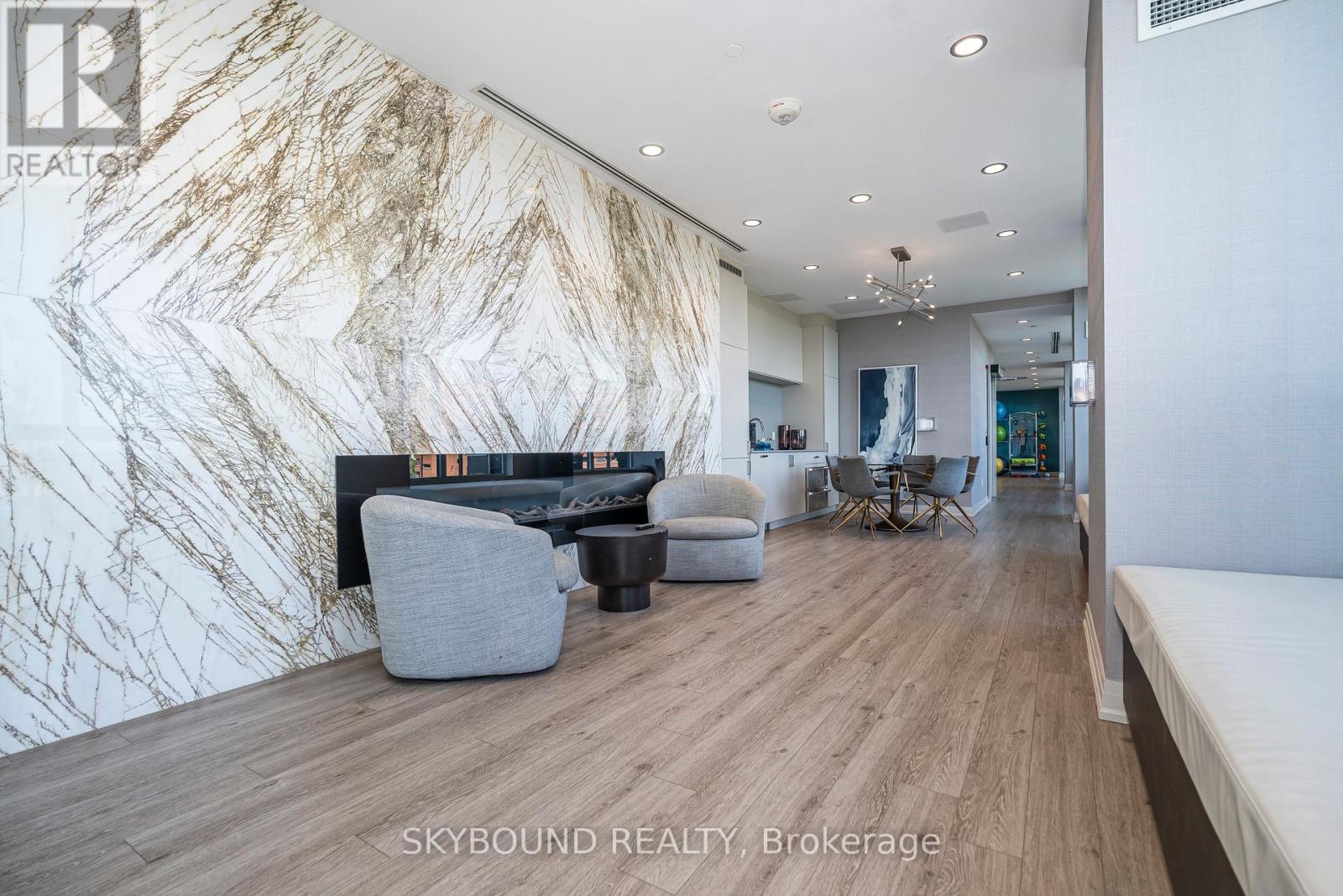 # 805 - 630 Greenwood Avenue, Toronto, ON - Indoor Photo Showing Other Room