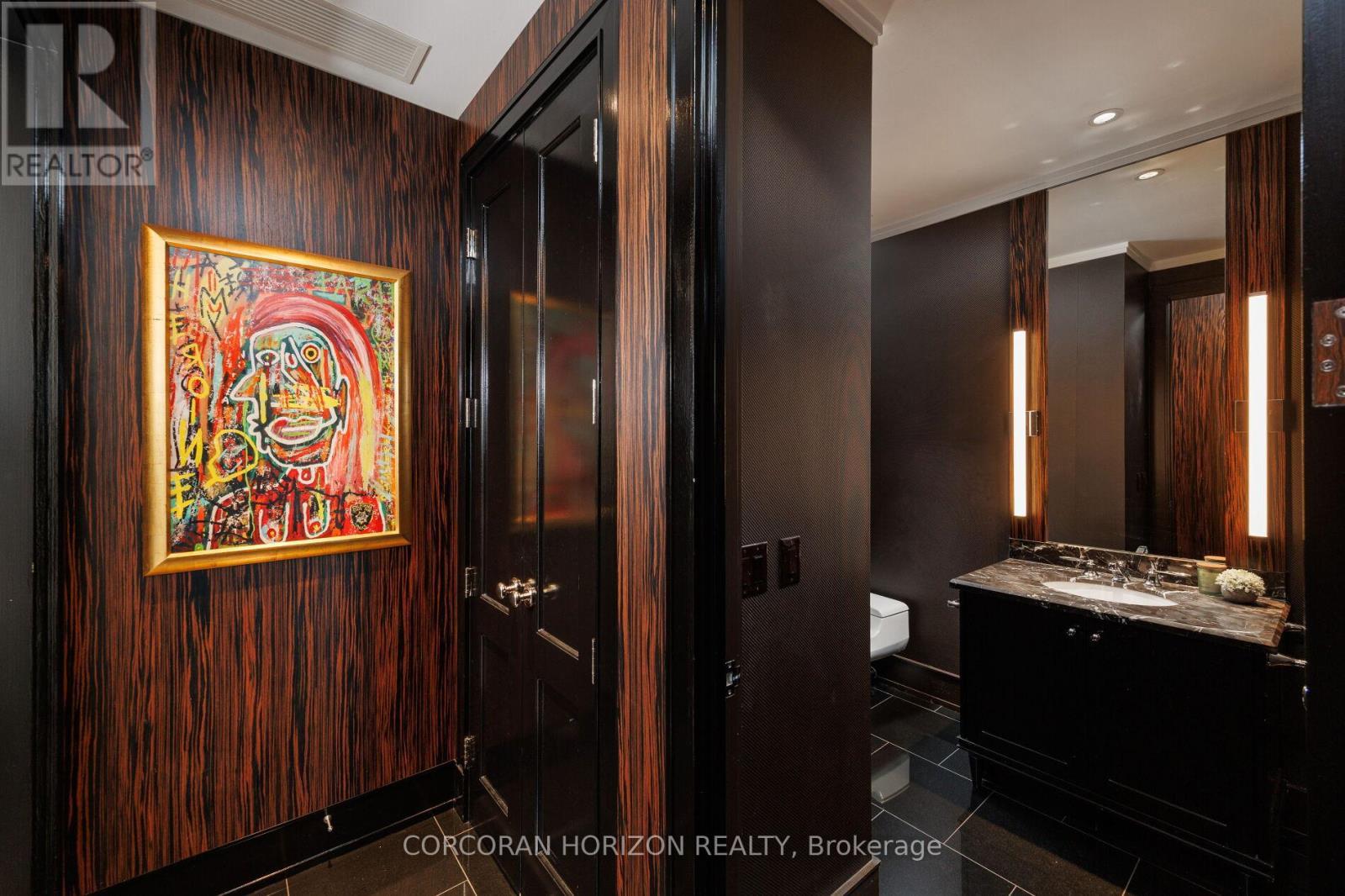 2403 - 183 Wellington Street W, Toronto, ON - Indoor Photo Showing Other Room