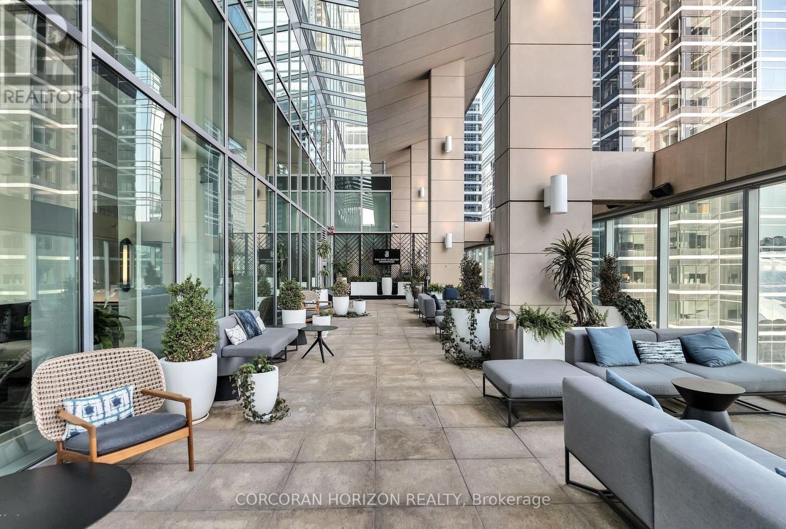 2403 - 183 Wellington Street W, Toronto, ON - Photo Showing Other Room