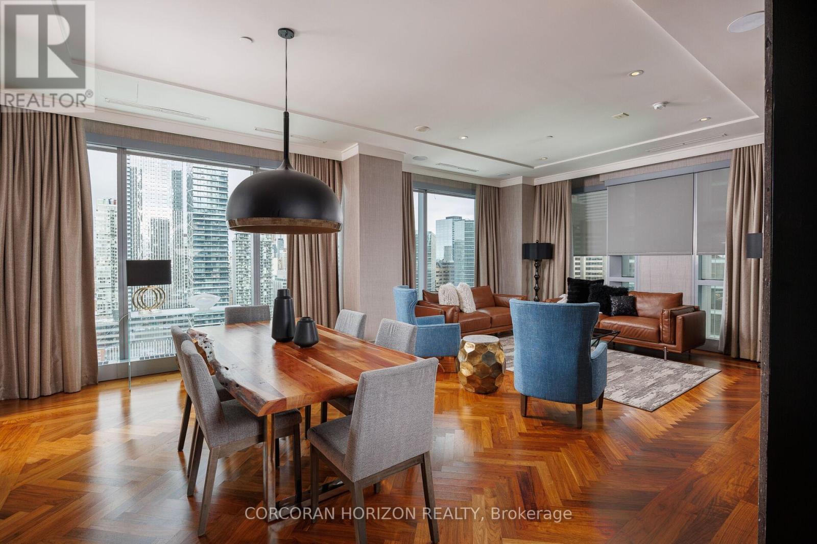 2403 - 183 Wellington Street W, Toronto, ON - Indoor Photo Showing Dining Room