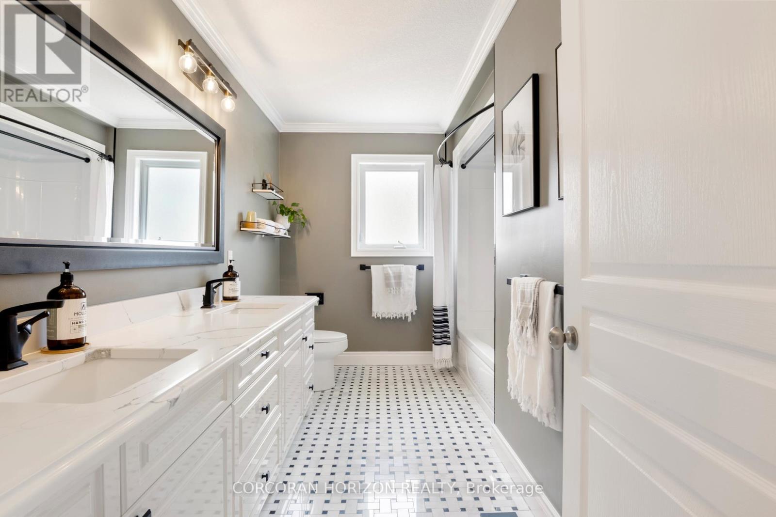 1794 Seaton Road, North Dumfries, ON - Indoor Photo Showing Bathroom