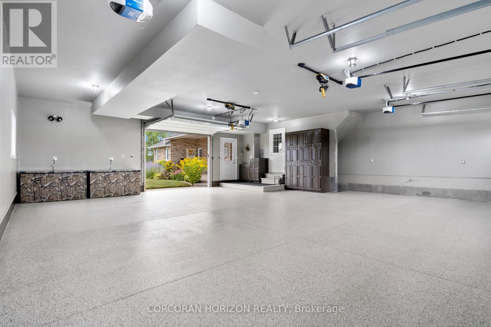 1794 Seaton Road, North Dumfries, ON - Indoor Photo Showing Garage
