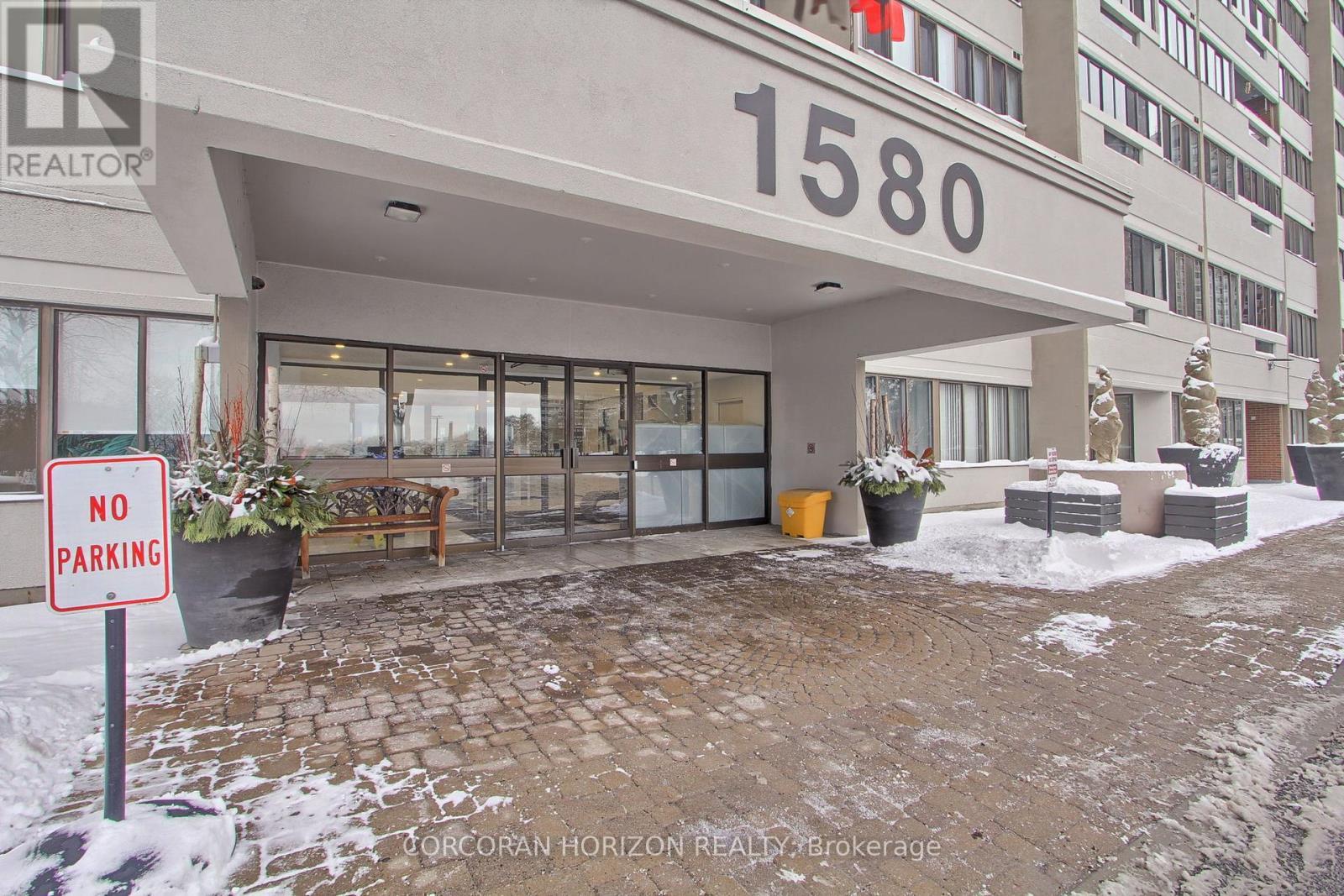 1909 - 1580 Mississauga Valley Boulevard, Mississauga, ON - Outdoor