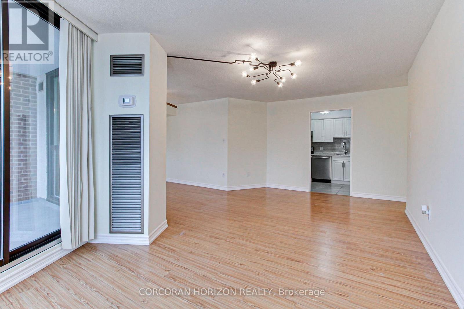 1909 - 1580 Mississauga Valley Boulevard, Mississauga, ON - Indoor Photo Showing Other Room