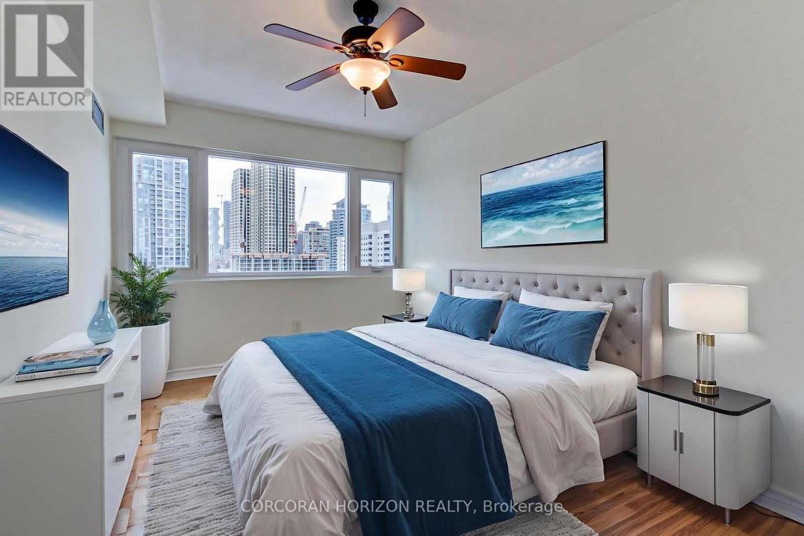 1909 - 1580 Mississauga Valley Boulevard, Mississauga, ON - Indoor Photo Showing Bedroom