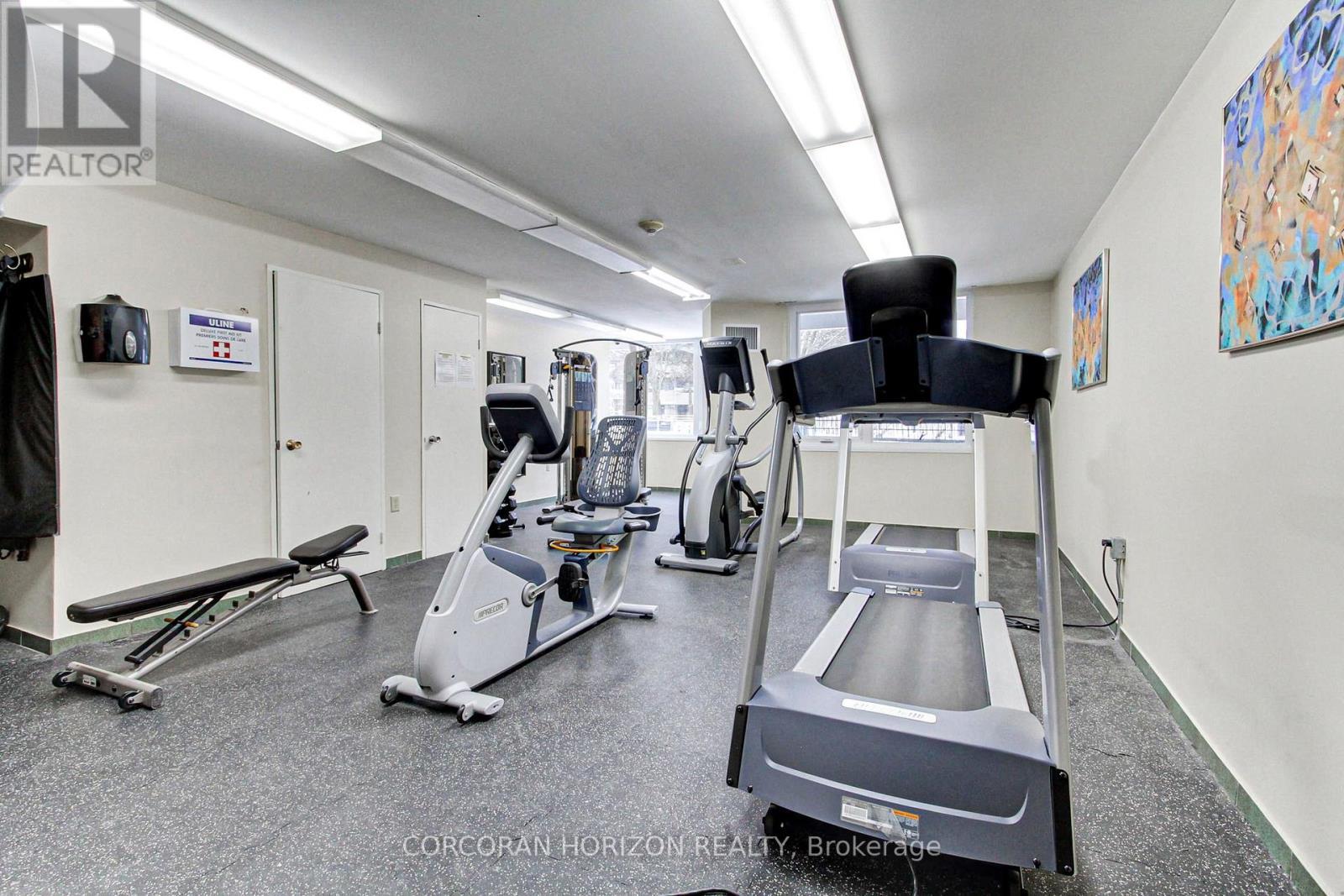 1909 - 1580 Mississauga Valley Boulevard, Mississauga, ON - Indoor Photo Showing Gym Room
