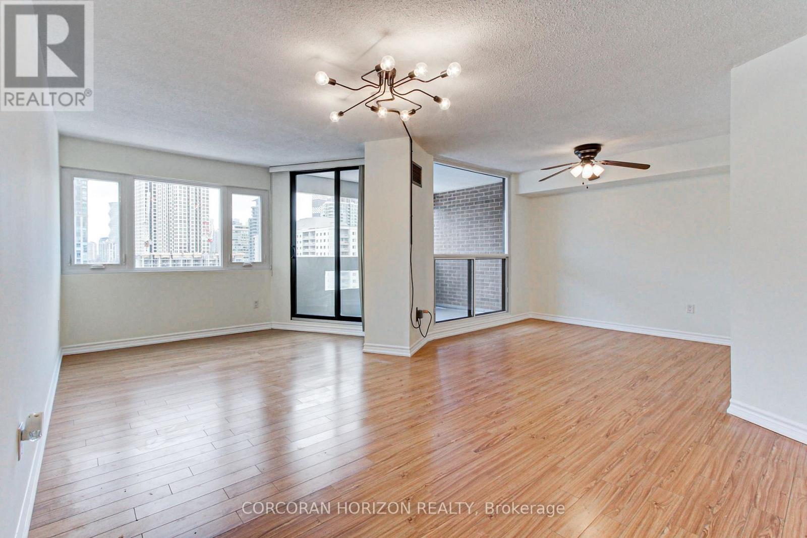 1909 - 1580 Mississauga Valley Boulevard, Mississauga, ON - Indoor Photo Showing Other Room