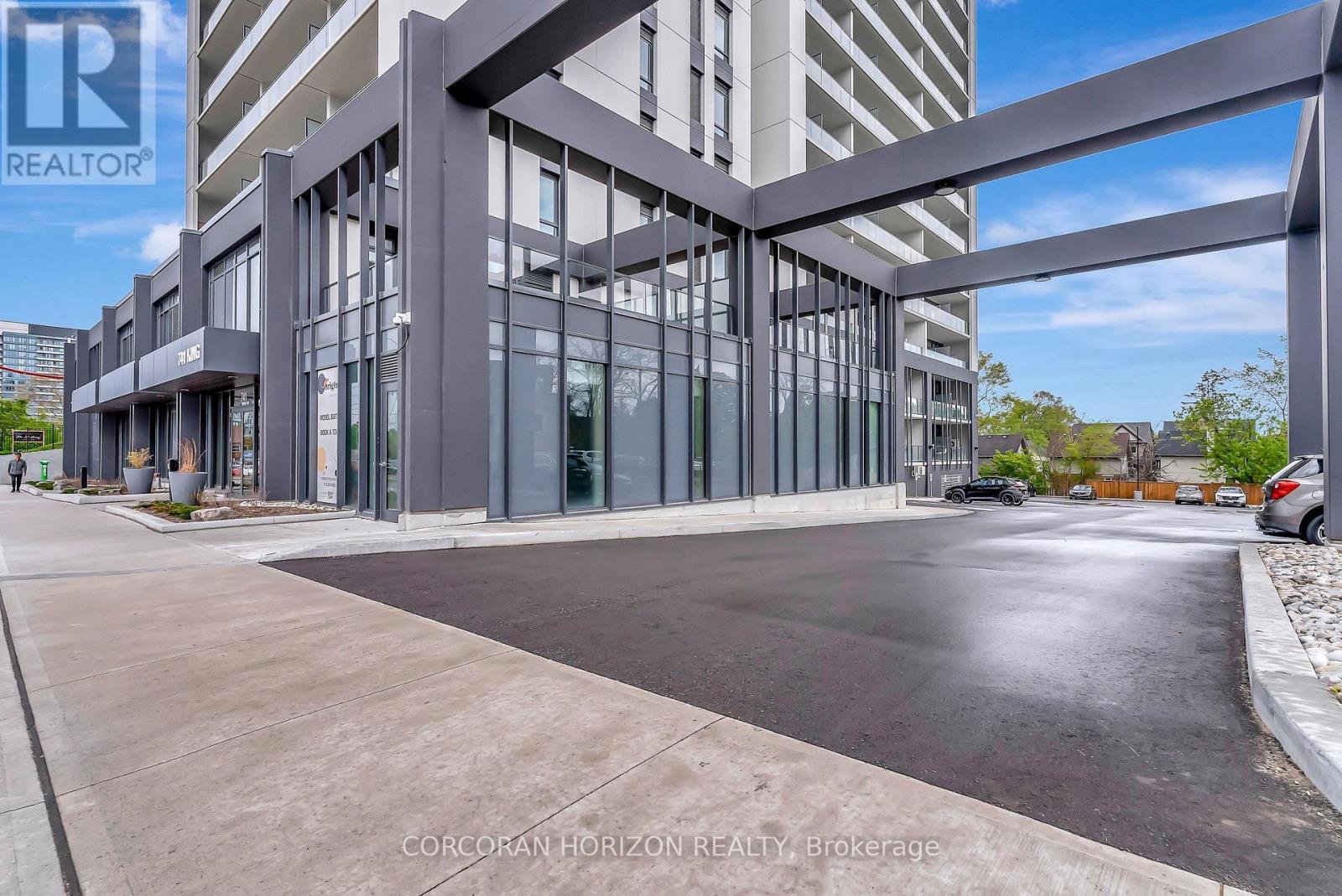 313 - 741 King Street W, Kitchener, ON - Outdoor