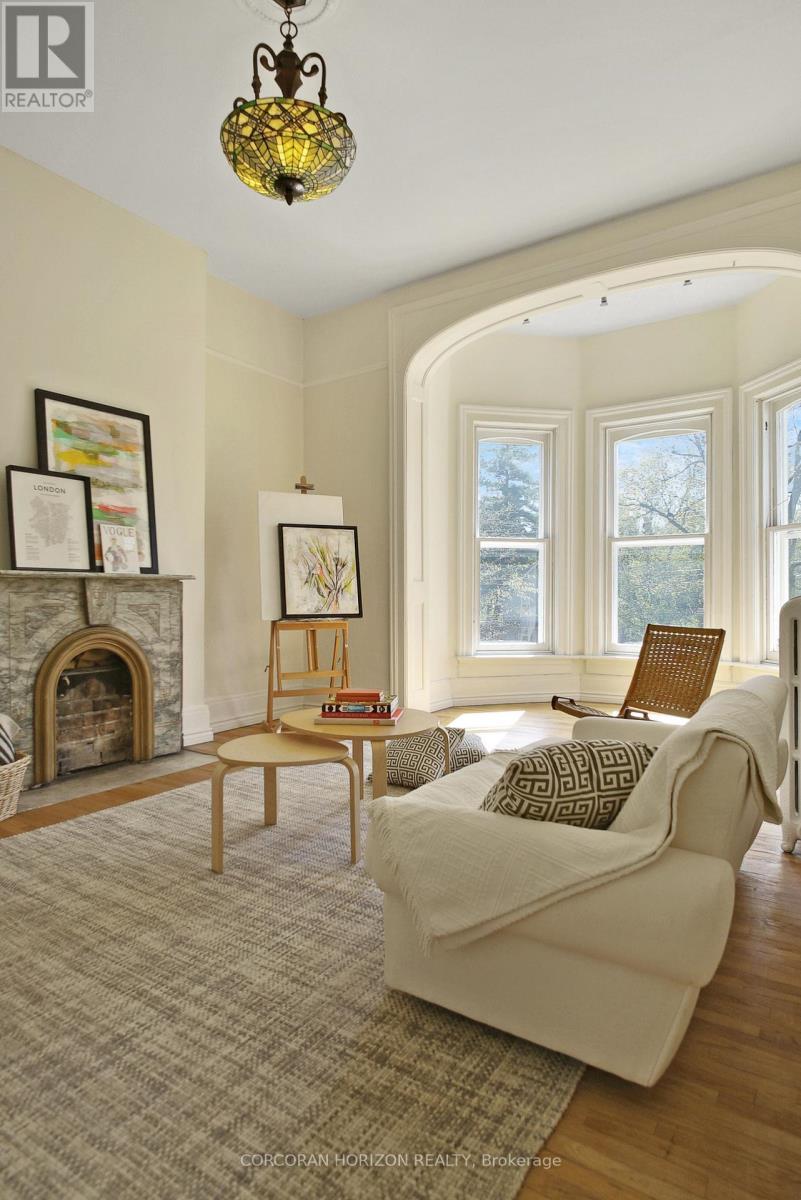 78 William Street W, Waterloo, ON - Indoor Photo Showing Living Room With Fireplace