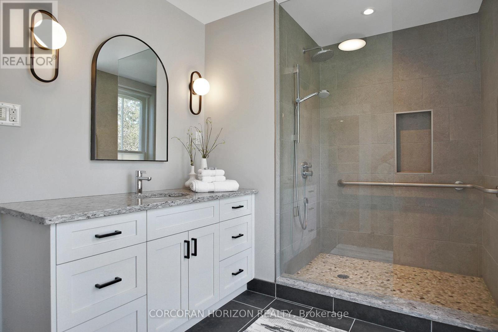 78 William Street W, Waterloo, ON - Indoor Photo Showing Bathroom