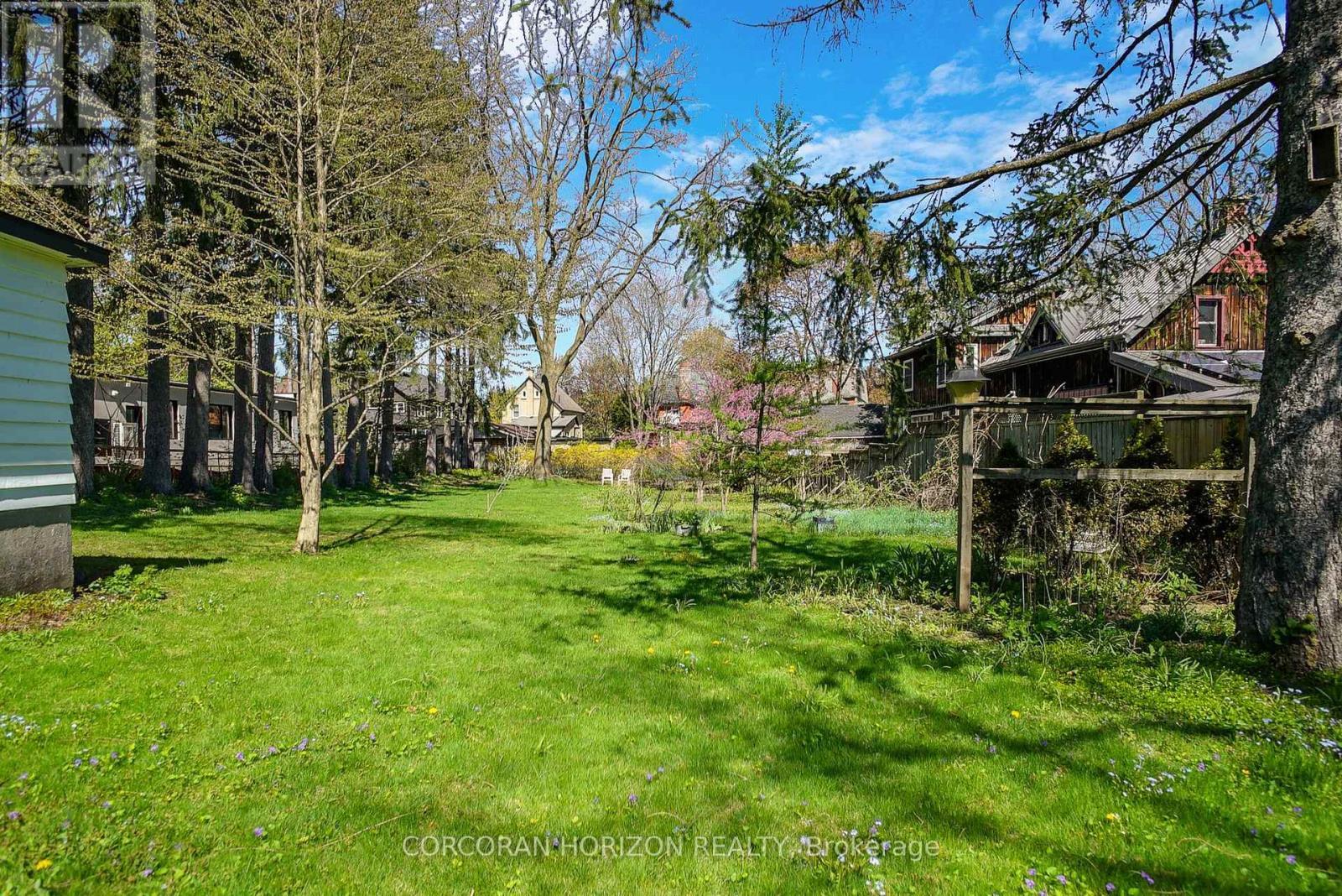 78 William Street W, Waterloo, ON - Outdoor