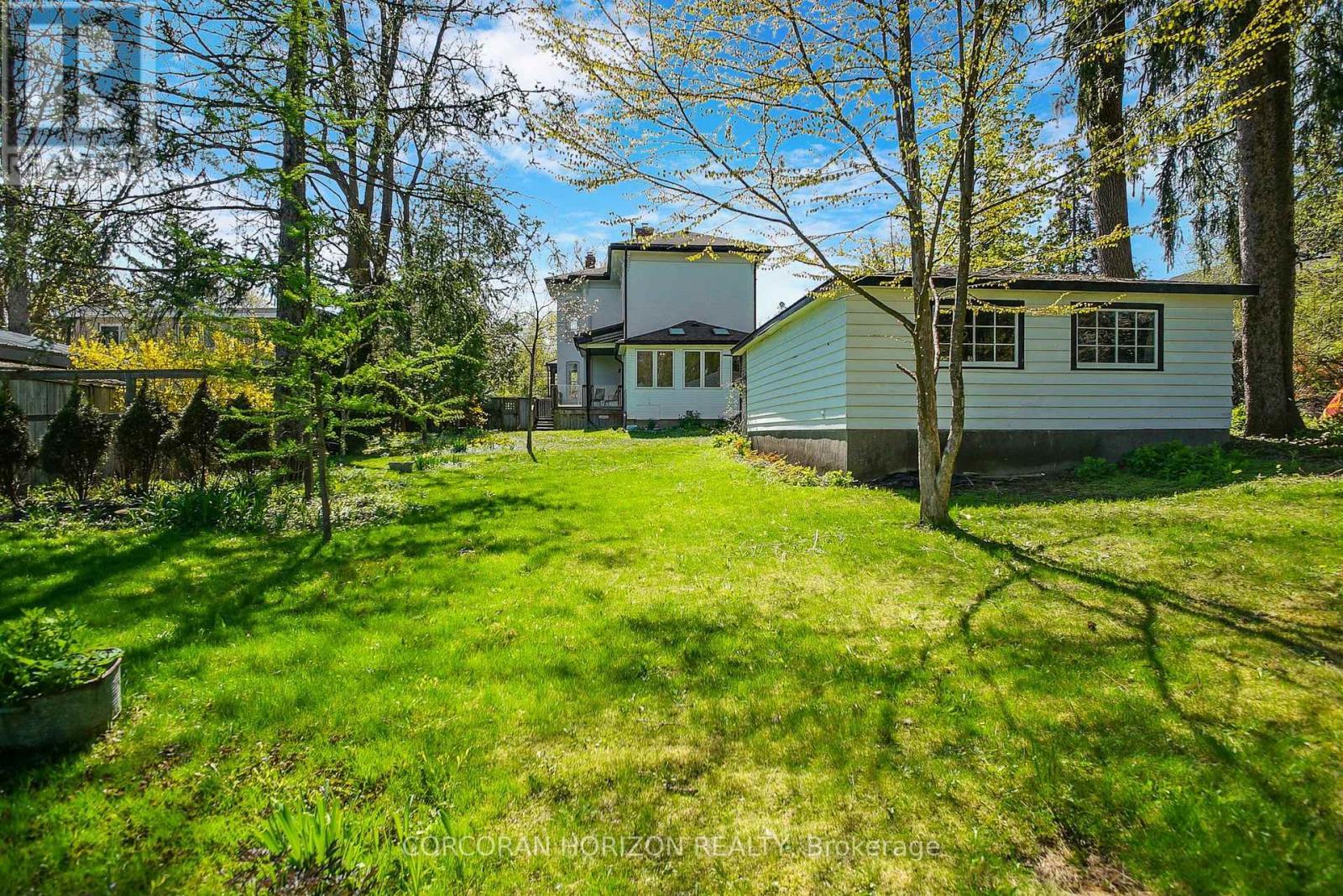 78 William Street W, Waterloo, ON - Outdoor