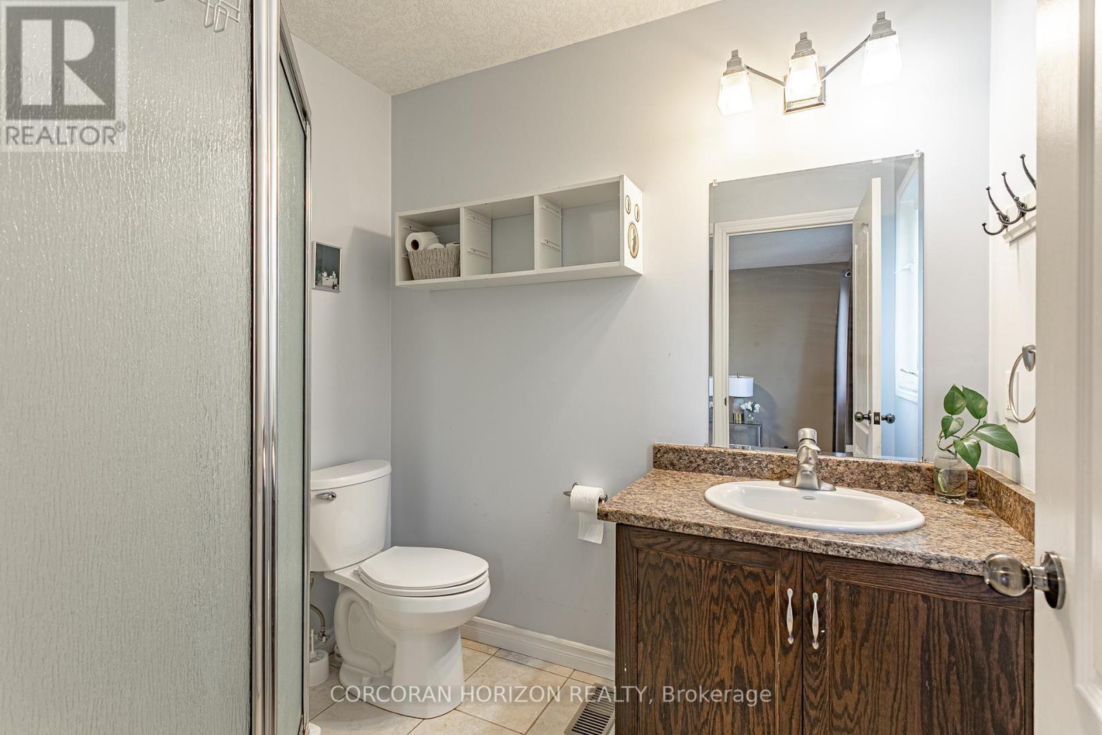 13 Ridgewood Court, Woodstock, ON - Indoor Photo Showing Bathroom