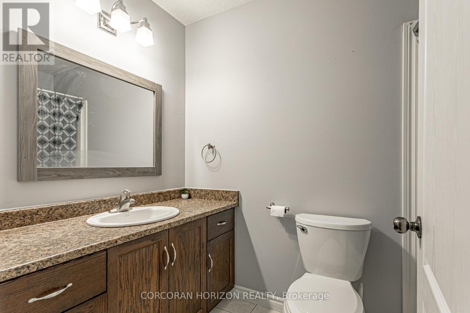 13 Ridgewood Court, Woodstock, ON - Indoor Photo Showing Bathroom