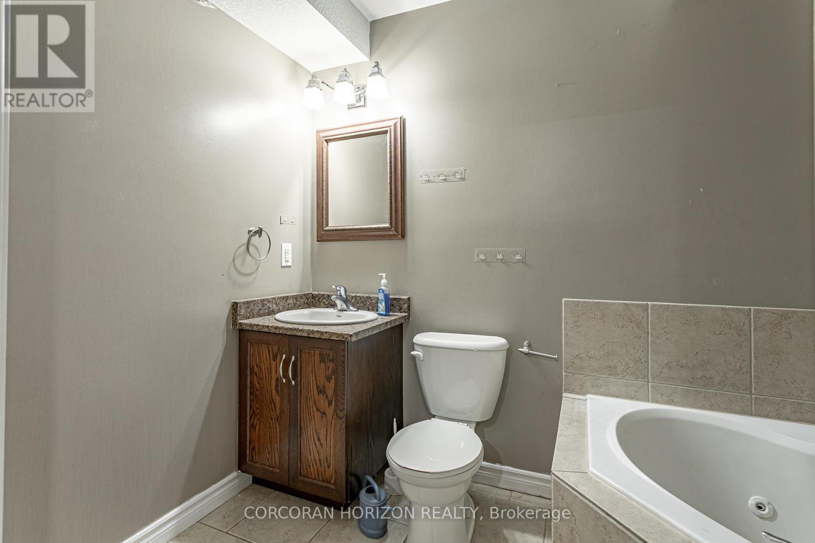 13 Ridgewood Court, Woodstock, ON - Indoor Photo Showing Bathroom