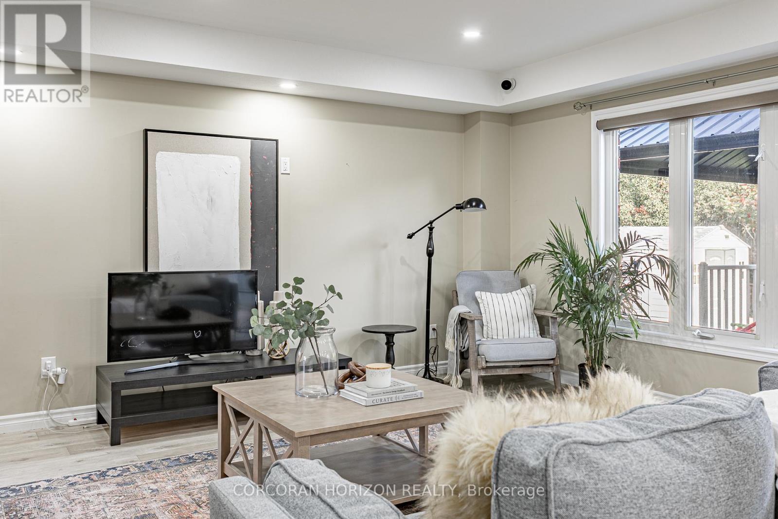 13 Ridgewood Court, Woodstock, ON - Indoor Photo Showing Other Room