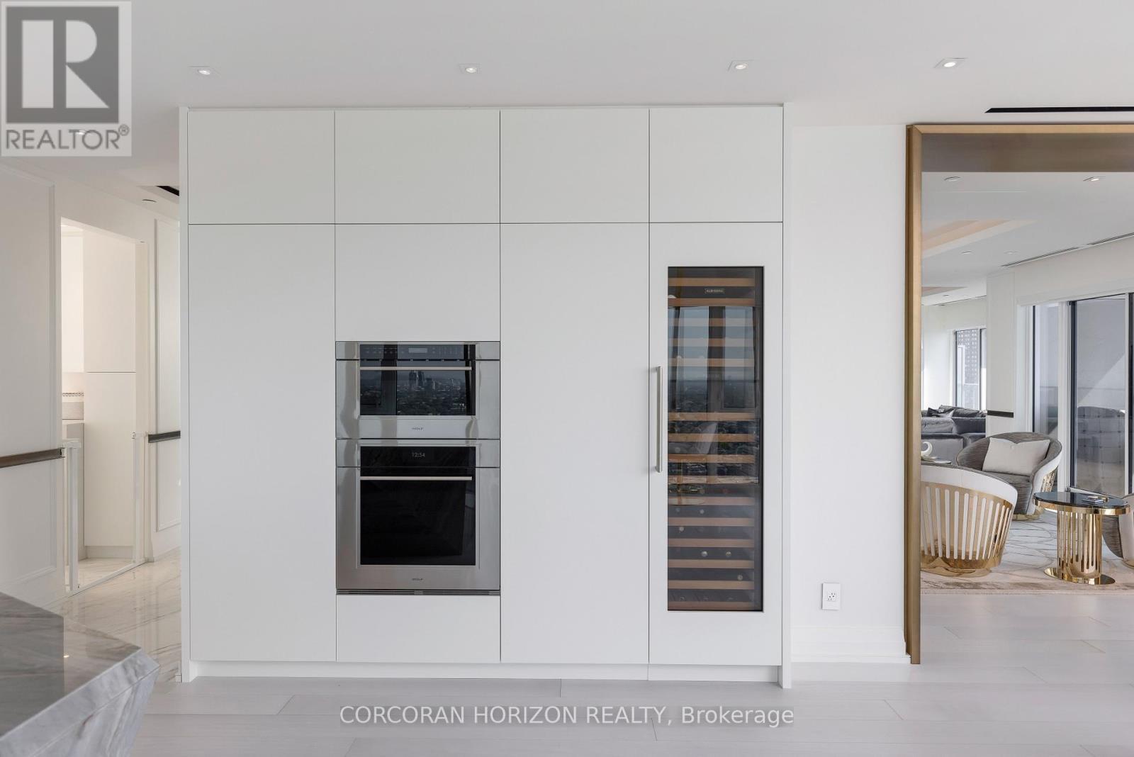 3802 - 200 Cumberland Street, Toronto, ON - Indoor