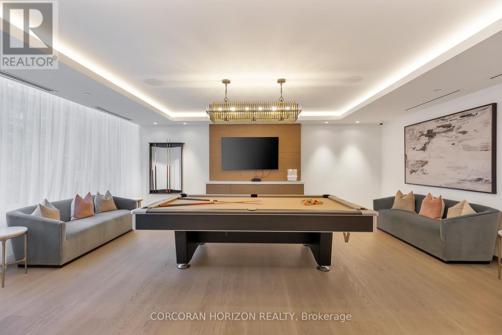 3802 - 200 Cumberland Street, Toronto, ON - Indoor Photo Showing Other Room