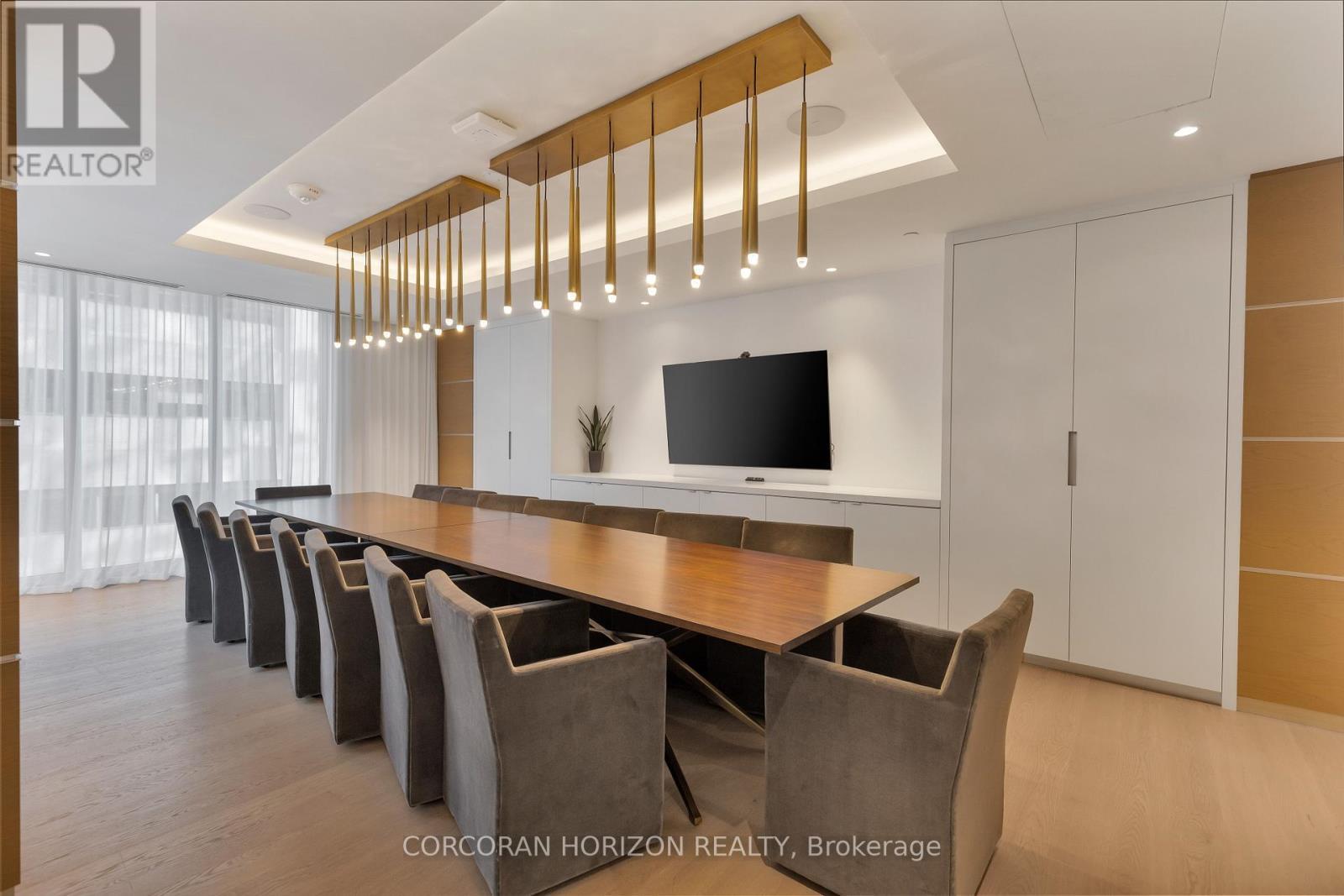 3802 - 200 Cumberland Street, Toronto, ON - Indoor Photo Showing Other Room